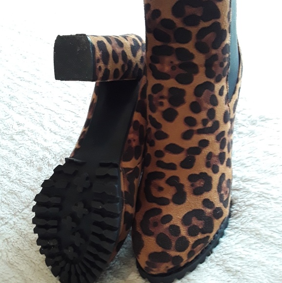 Boots - Picture 2 of 4